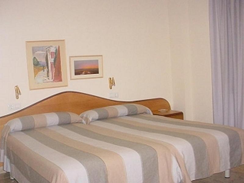 Hostal La Barretina Figueres  Eksteriør bilde